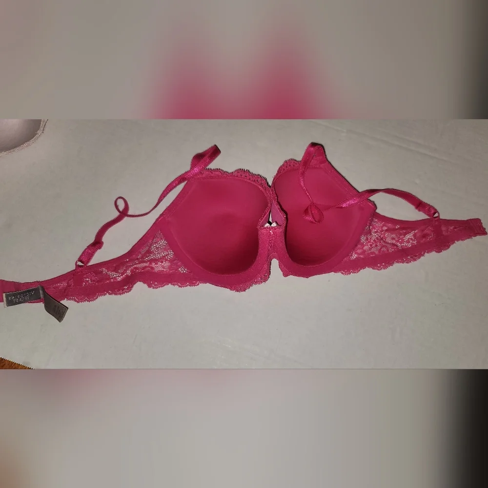 Victorias secret hot pink 32D Bra padded underwire VS Lace Bow